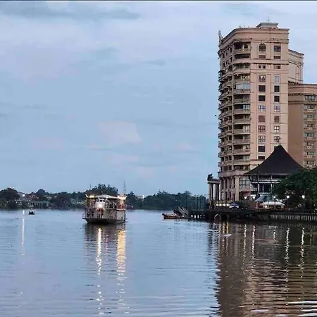 Riverbank Suite @ Waterfront Kch Kuching Exterior photo