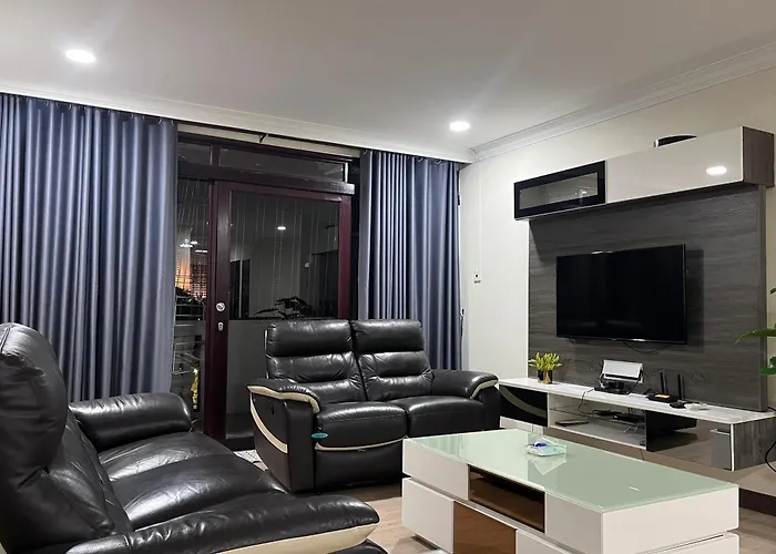 Riverbank Suite @ Waterfront Kch